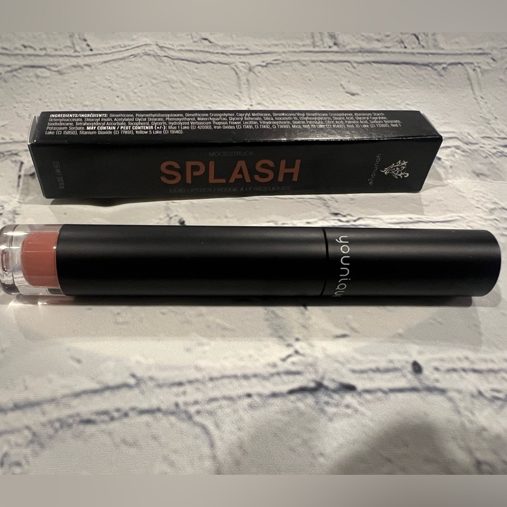 Younique Splash Lipstick Vibrant Long-lasting Color-sympathetic